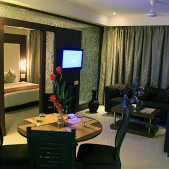 Best Western Takshashila, Ahmedabad 5